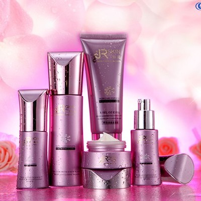 歐泉化妝品廠(chǎng)家的冰山保濕噴霧你擁有了嗎？