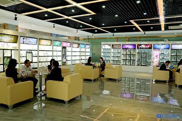 創(chuàng  )業(yè)者如何開(kāi)好化妝品店？